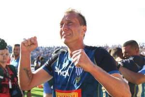 Marquinhos, ídolo do Avaí, cai no choro após acesso: 