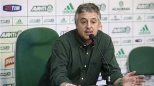 Sob protestos, Paulo Nobre é reeleito presidente do Palmeiras