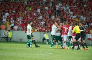 Árbitro relata que Fabrício, do Internacional, tentou invadir o vestiário do Palmeiras