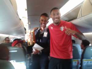 Festa do Joinville tem passagem por Campinas, farra no avião, muvuca e invasão de campo