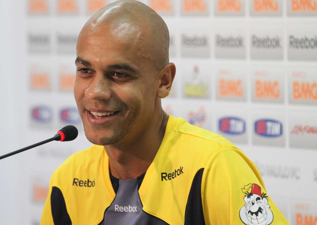 Alex Silva tenta reencontrar o bom futebol