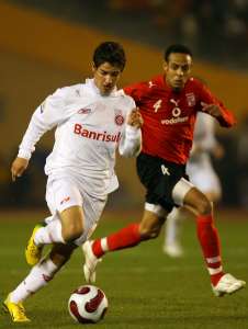 Internacional pode repatriar Alexandre Pato em 2015