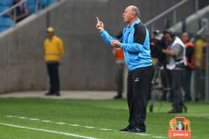 Punido, Felipão não vai comandar Grêmio no domingo