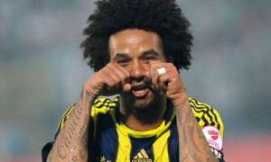 Amigo afirma que Corinthians já tem contrato para retorno de Cristian