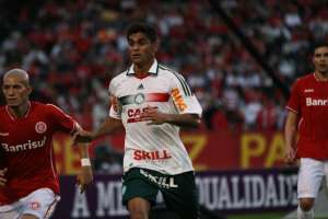 Luan, atacante odiado pela torcida, pode retornar ao Palmeiras em 2015