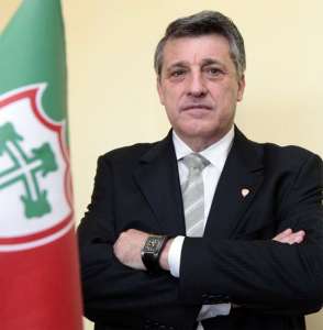 Investigado pelo MP, Manuel da Lupa roga praga na Portuguesa: 