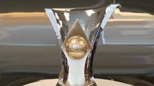 CBF exibe nova taça que dará ao Cruzeiro neste domingo