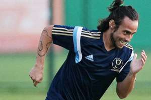 Valdivia treina como titular e deve atuar na 'decisão