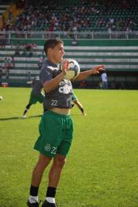 Ednei acredita em despedida honrosa da Chapecoense no Brasileirão