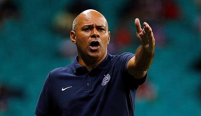 Charles faz mistério no time do Bahia