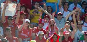 BRASILEIRÃO: Inter marca no fim e manda Timão para 