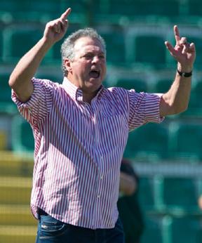 Abel Braga comanda o futebol com dureza e muita emoção