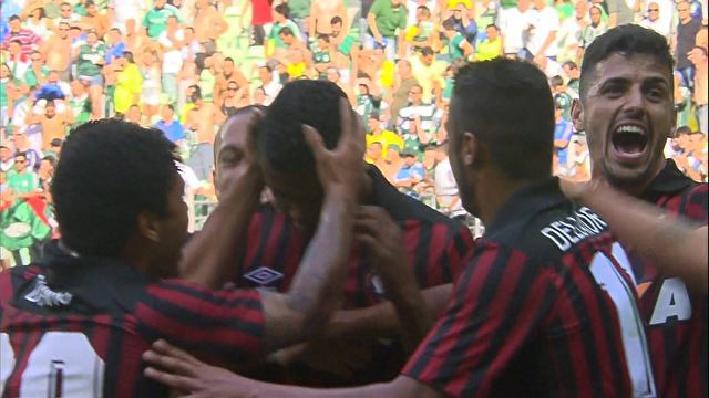 Ricardo Silva abriu o placar para o Furacão e aumentou o nervosismo palmeirense