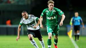 Cruzeiro atravessa Corinthians e acerta com Fabiano