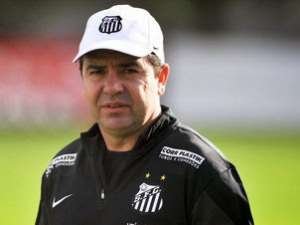 'Santos está atrasado', reconhece Enderson Moreira