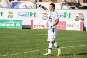 Com Walter de saída, Corinthians quer Danilo, da Chapecoense, para ser sombra de Cássio