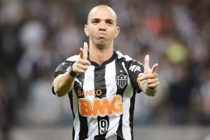 Diego Tardelli é alvo de contratação de São Paulo e Internacional