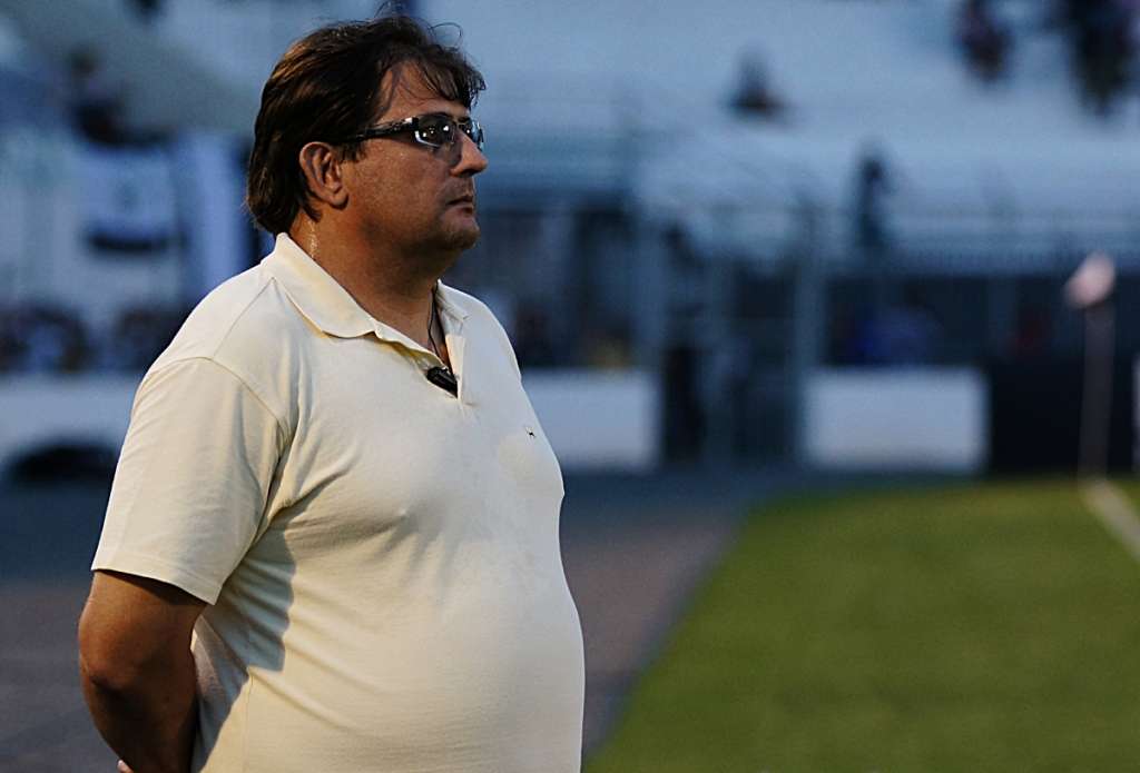 Guto Ferreira renovou com a Ponte e foi fazer estágio de dez dias no Porto