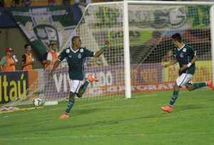 São Paulo busca investidores para contratar Thiago Mendes, meia do Goiás