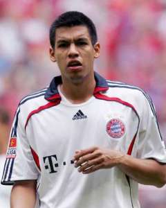 Julio dos Santos, ex-Bayern de Munique e Grêmio, é oferecido ao Botafogo