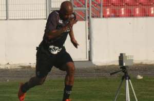 Penapolense nega renovação de Alexandro e Ponte fala em mal entendido