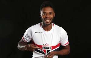 Michel Bastos quer taças após apagar 'impressão errada'