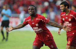 Corinthians fecha com o atacante colombiano Stivez Mendoza