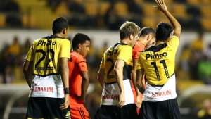 Cotado na Ponte Preta, Lucca não acerta com Atlético-PR