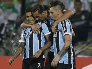 Dinamo de Kiev analisa propostas e Corinthians larga na frente por Dudu, ex-Grêmio