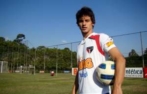 Rodrigo Caio dá novo passo na recuperação de cirurgia