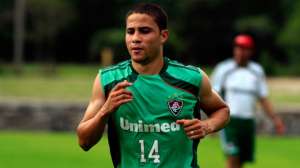 São Paulo fecha com lateral-direito Bruno, do Fluminense