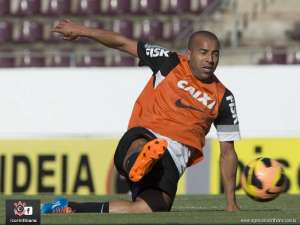 Emerson Sheik acaba com mistério e declara que atuará no Corinthians em 2015