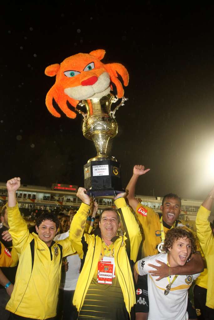 Presidente Luiz Fernando Teixeira comemora título da Copa Paulista