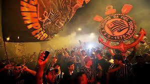 Torcida do Corinthians vai exigir muito de Tite num momento diferente da história do clube