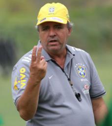 Vadão segue os passos de Zé Duarte, o famoso Zé do Chapéu