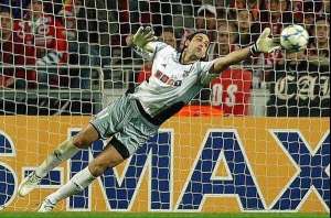 Goleiro, ex-Benfica-POR, está livre no mercado para temporada 2015