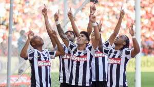 Alô, Palmeiras! Nova diretoria do Santos não sabe se Robinho ficará no clube