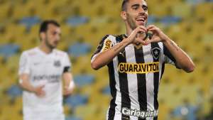 Cotado no Corinthians, volante Gabriel fecha com Palmeiras