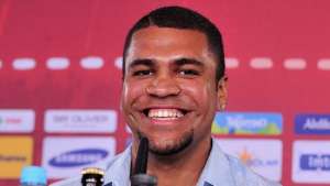 De volta ao São Paulo, Breno ainda não tem data para voltar a jogar