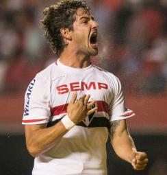 Alexandre Pato desaprendeu e precisa evoluir. Será que consegue?