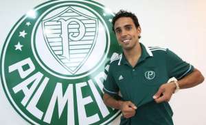 Ex-atacante da Portuguesa, Diogo surpreende e troca o Palmeiras pela campeão da Tailândia