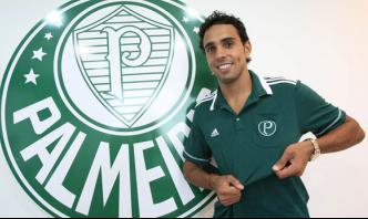 Diogo: alegria só na apresentação. Em 24 jogos marcou apenas um gol pelo Palmeiras. Fraquinho né?