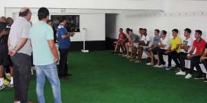 Bragantino se apresenta a Marco Aurélio Moreira com um elenco de desconhecidos