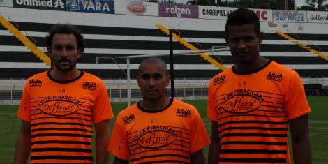 Leonardo Luiz, Bruninho e Diogo Silva (à direita): últimos reforços do XV para o Paulistão - Foto: XV - Oficial