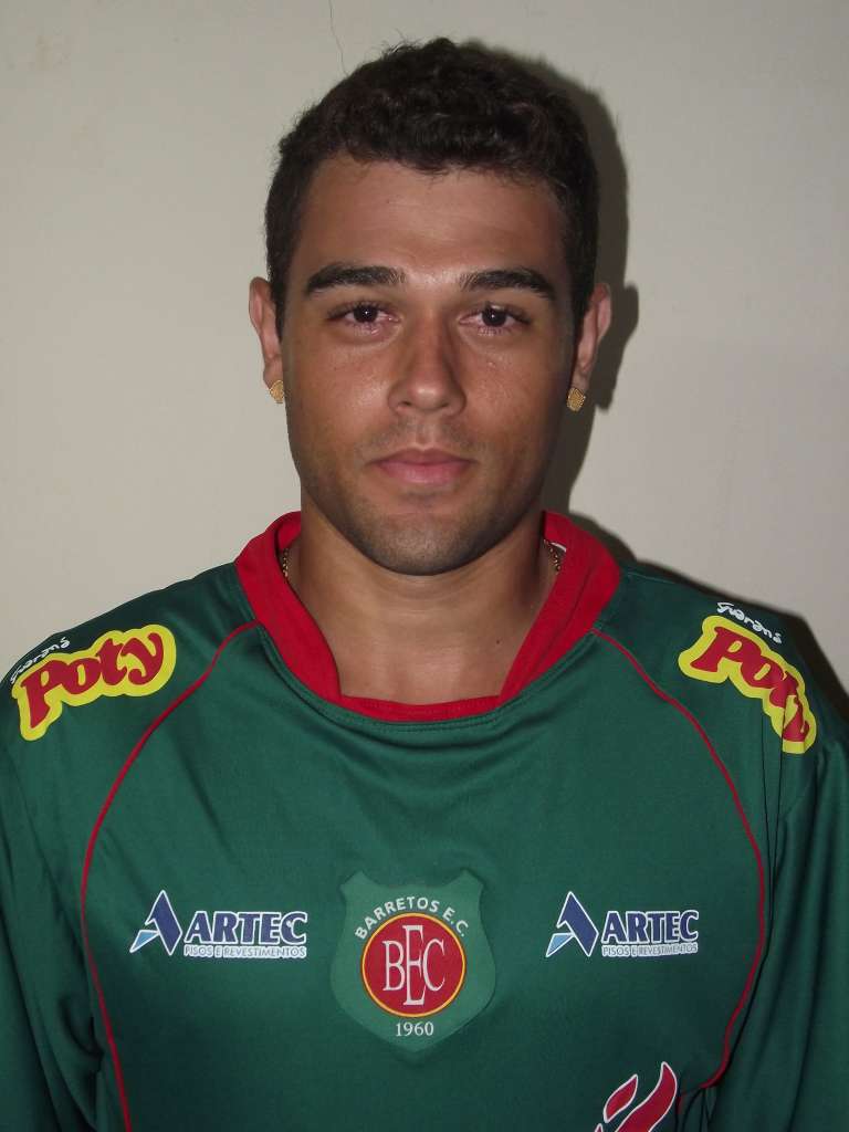 Barretos anuncia Lucas Mendes como novo reforço 