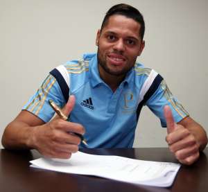Palmeiras contrata João Paulo, ex-lateral de Flamengo e Ponte Preta
