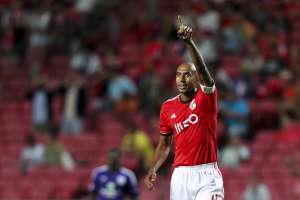 Corinthians pode contratar zagueiro Luisão, do Benfica, para vaga de Anderson Martins