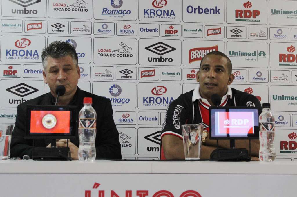 Nereu Martinelli apresentou Rafael Costa no Joinville