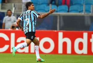 Palmeiras surpreende Corinthians e São Paulo e anuncia contratação de Dudu