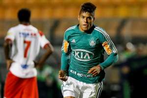 Leandro passa por cirurgia e desfalca o Palmeiras por até três meses